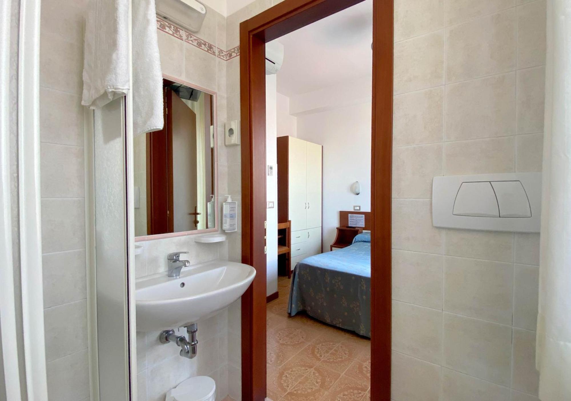 Hotel Sayonara Senigallia Exterior photo